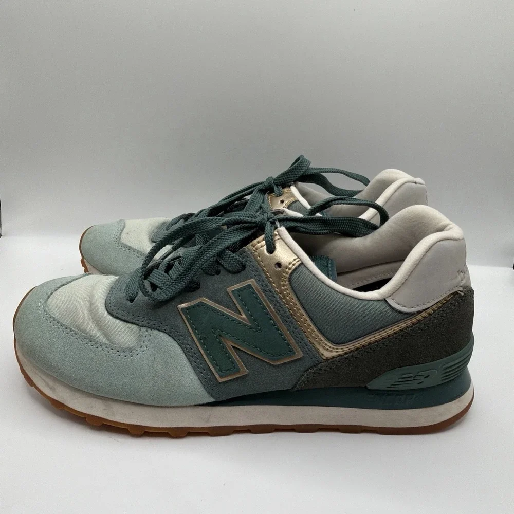 New Balance 574 Women's Size 8.5 Shoes  Metallic patch Agave Sneaker WL574MLC